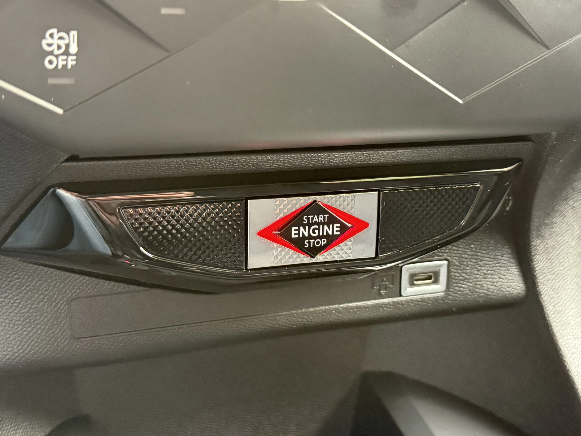 Hoofdafbeelding DS DS 3