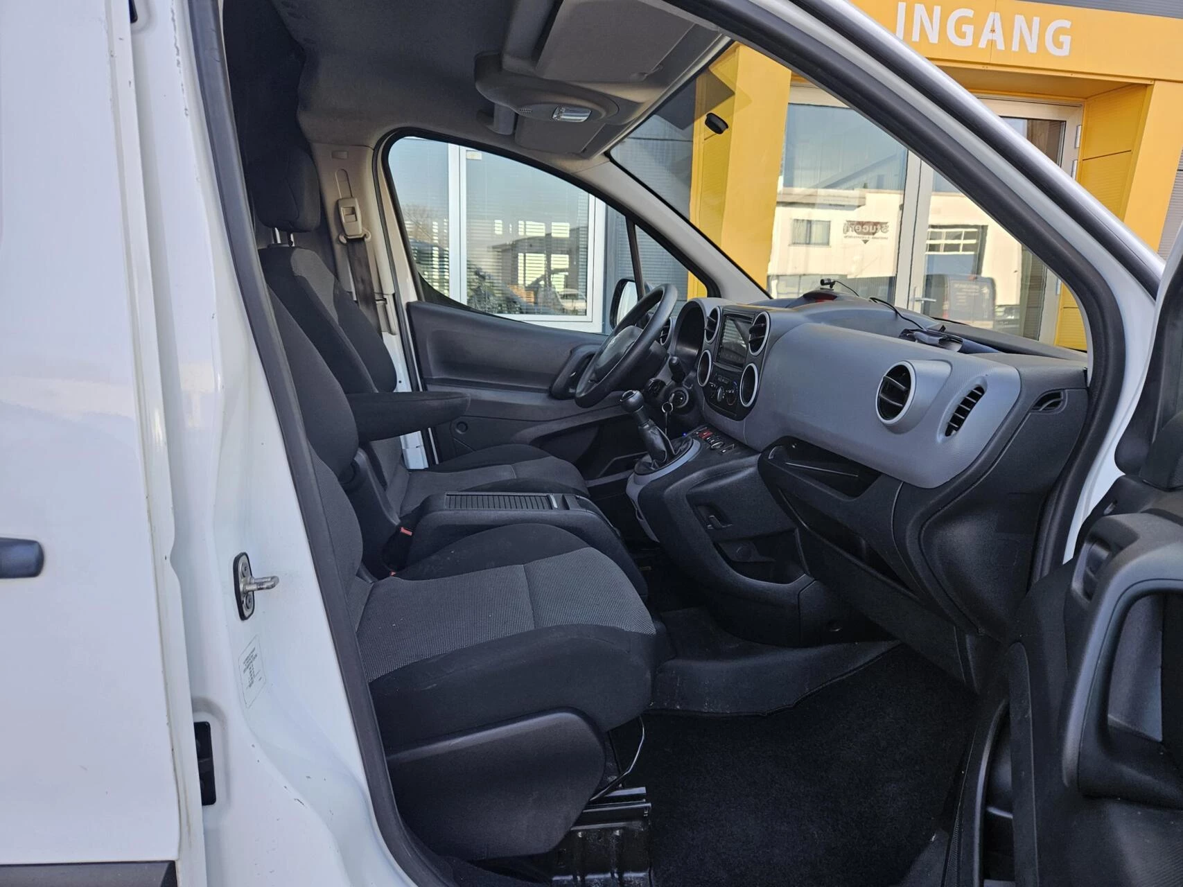 Hoofdafbeelding Peugeot Partner