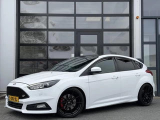 Ford Focus 2.0 EcoBoost ST-3 250Pk+ / Recaro / LED / LUXE