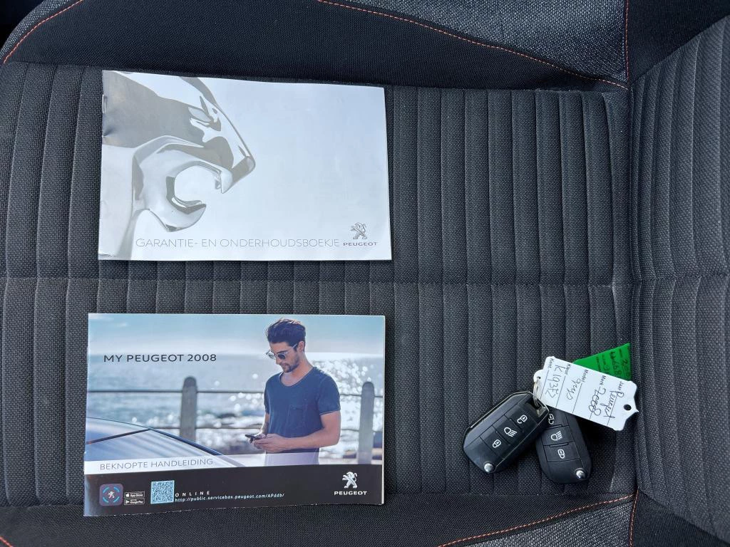 Hoofdafbeelding Peugeot e-208