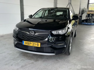 Opel Grandland X 1.2 Turbo Business Executive