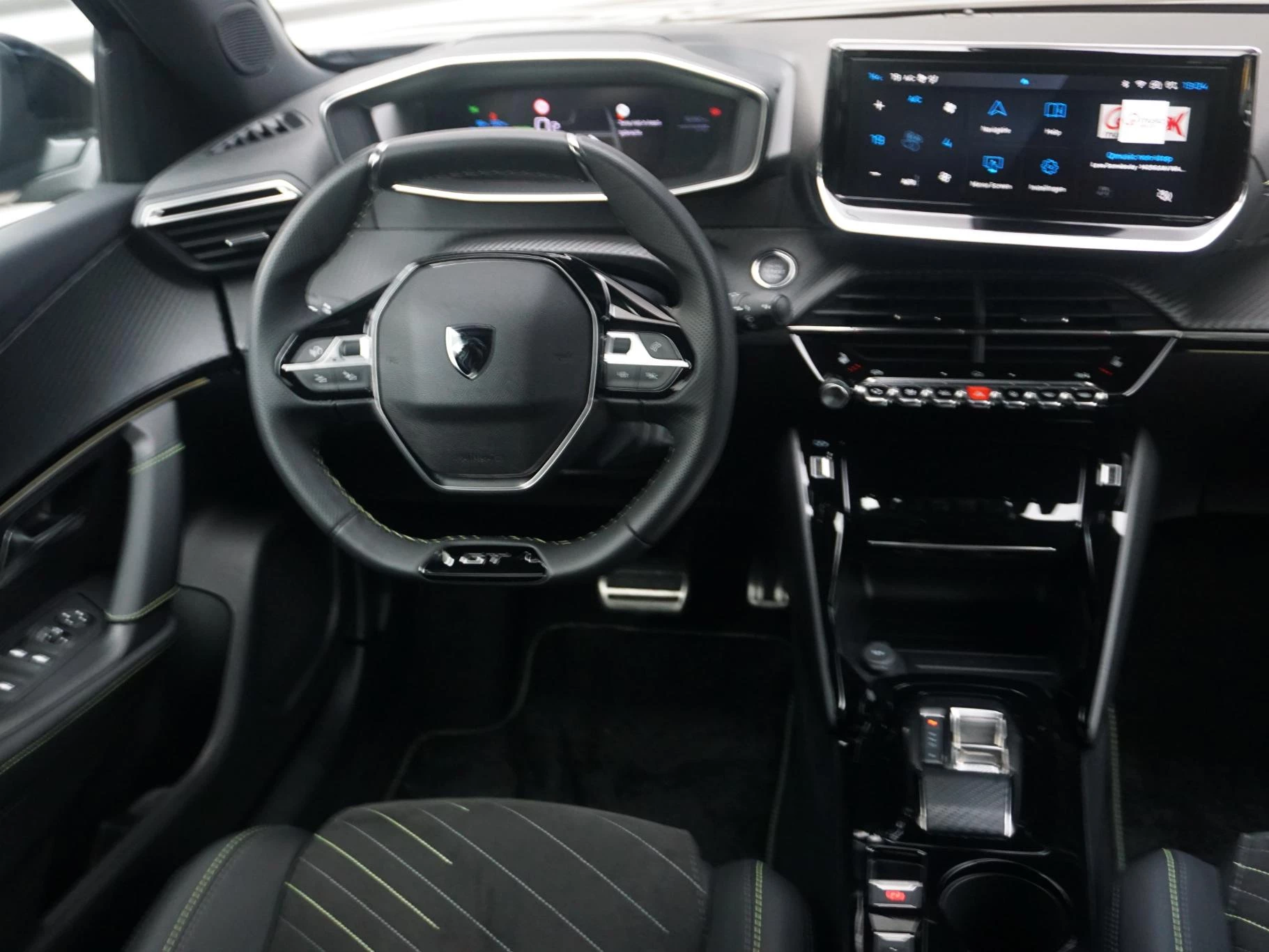 Hoofdafbeelding Peugeot e-2008