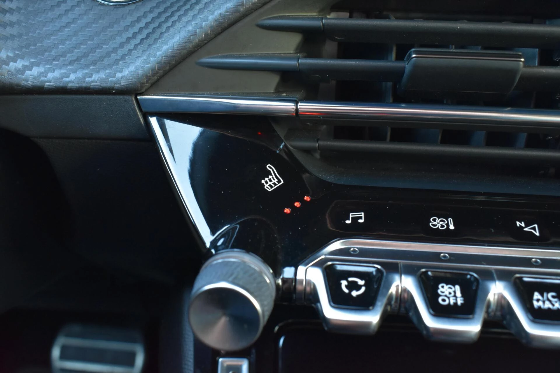 Hoofdafbeelding Peugeot e-2008