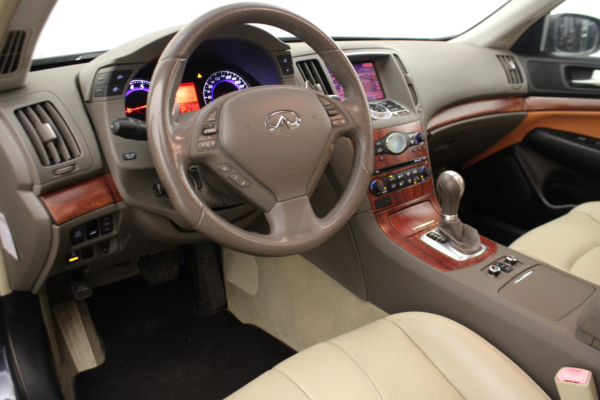 Hoofdafbeelding Infiniti G37