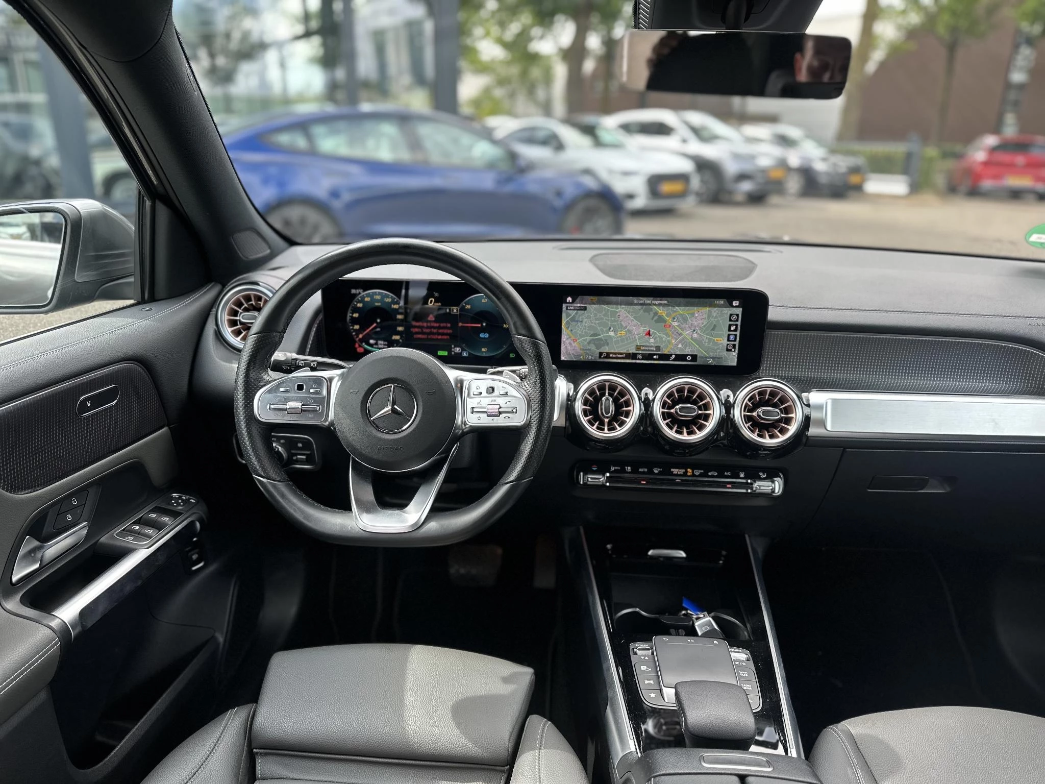 Hoofdafbeelding Mercedes-Benz EQB
