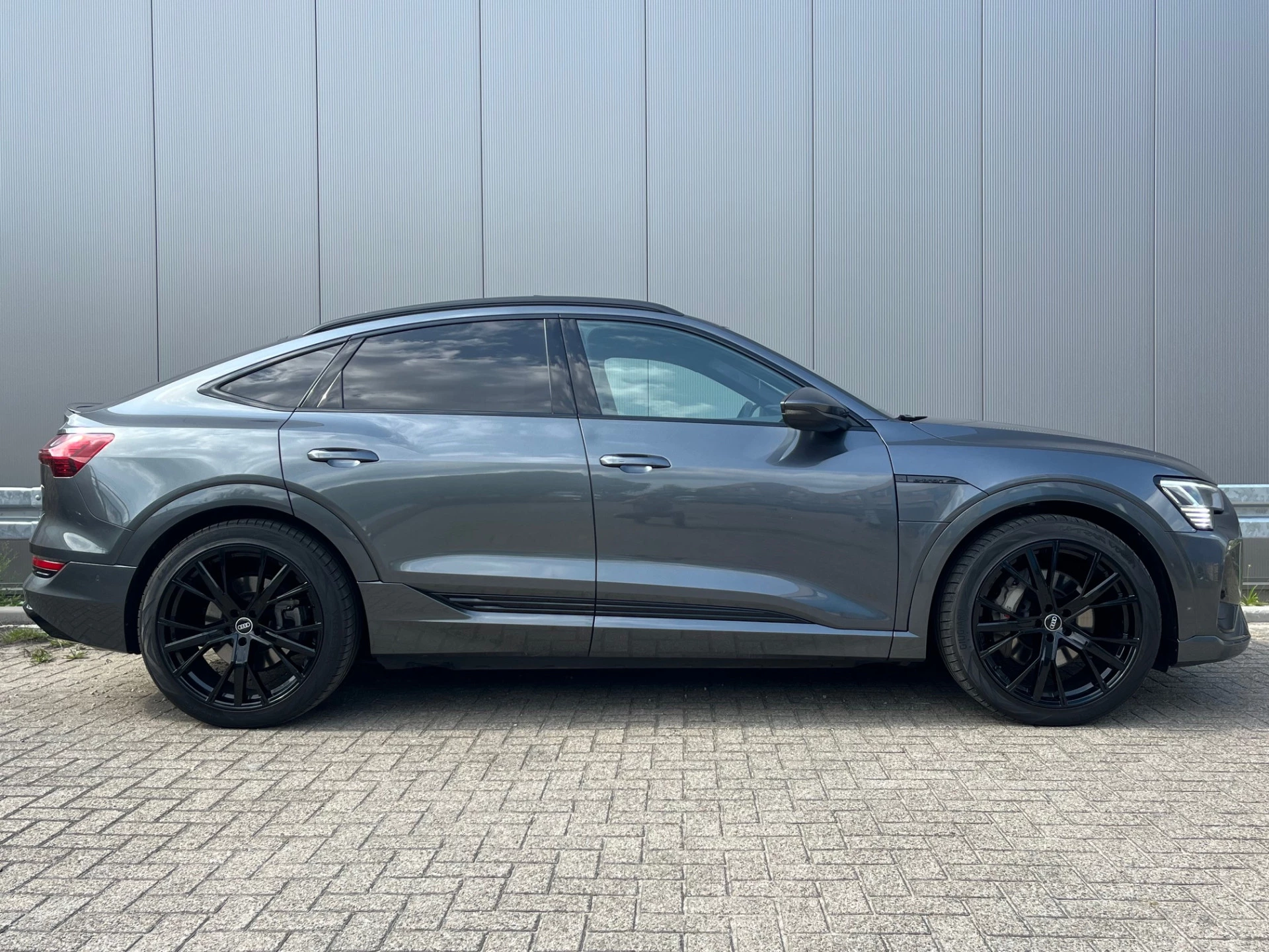 Hoofdafbeelding Audi e-tron