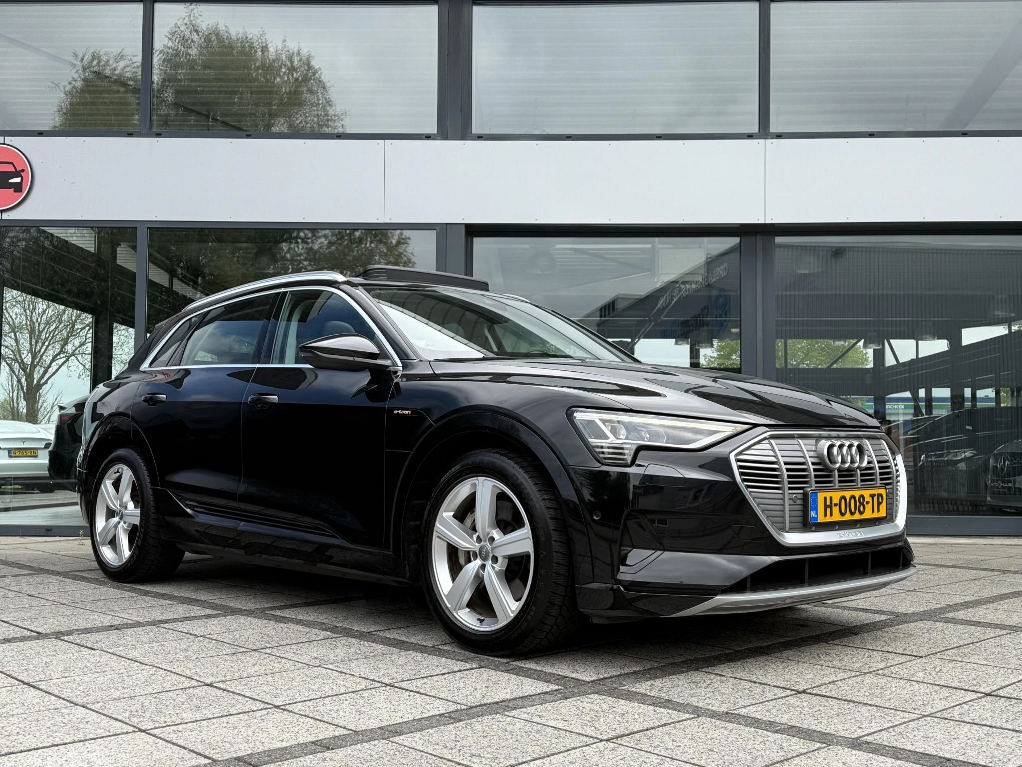 Hoofdafbeelding Audi e-tron