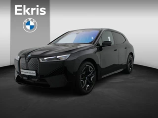BMW iX xDrive40 High Executive | Sportpakket | Luchtvering| Panoramadak + Sky Lounge | Harman Kardon | 	Parking Assistant Plus | 22"
