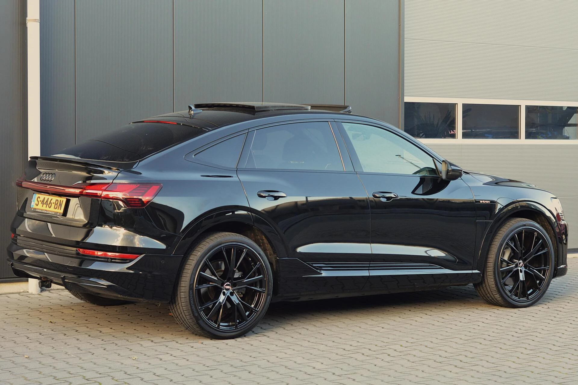 Hoofdafbeelding Audi e-tron