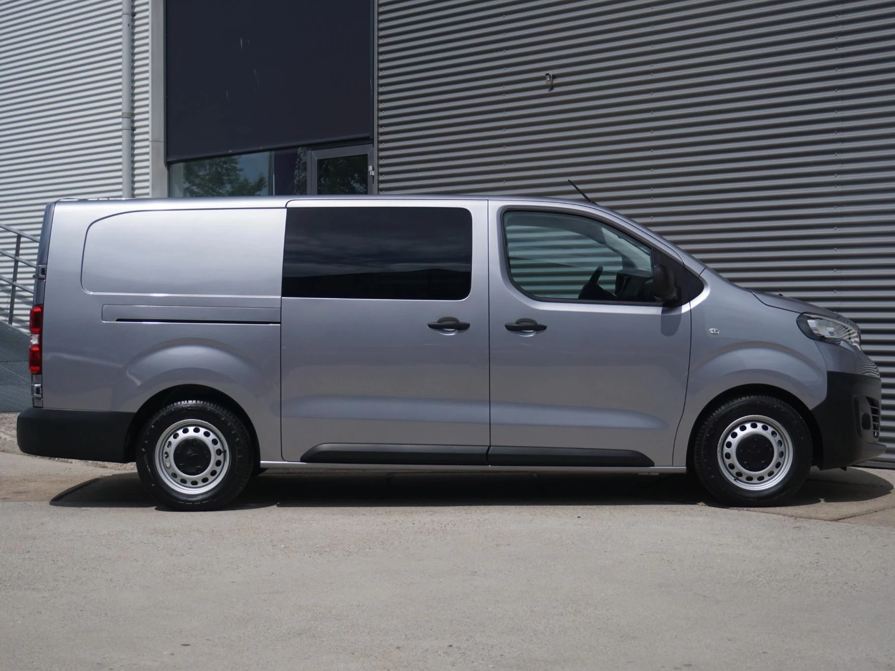 Hoofdafbeelding Peugeot e-Expert