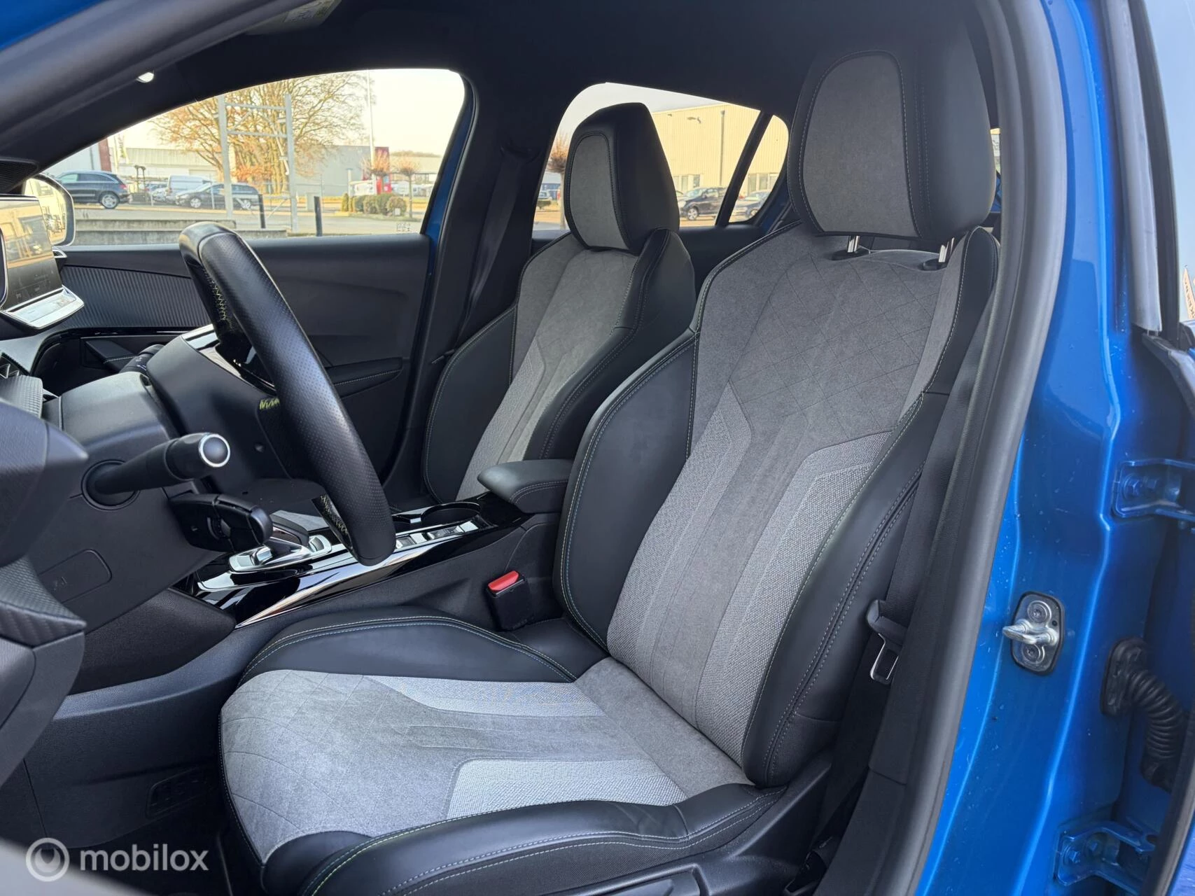 Hoofdafbeelding Peugeot e-208