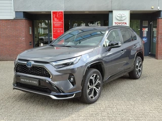 Toyota RAV4 2.5 Plug-in Hybrid AWD BI-TONE PLUS TREKHAAK 1500KG TREKGEW STOELKOELING/VERW 360° CAMERA JBL-AUDIO PARK-SENSOREN CLIMA AD-CRUISE APPLE/ANDROID NAVI