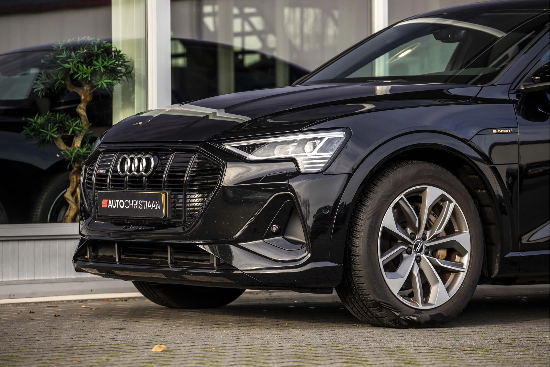 Hoofdafbeelding Audi e-tron
