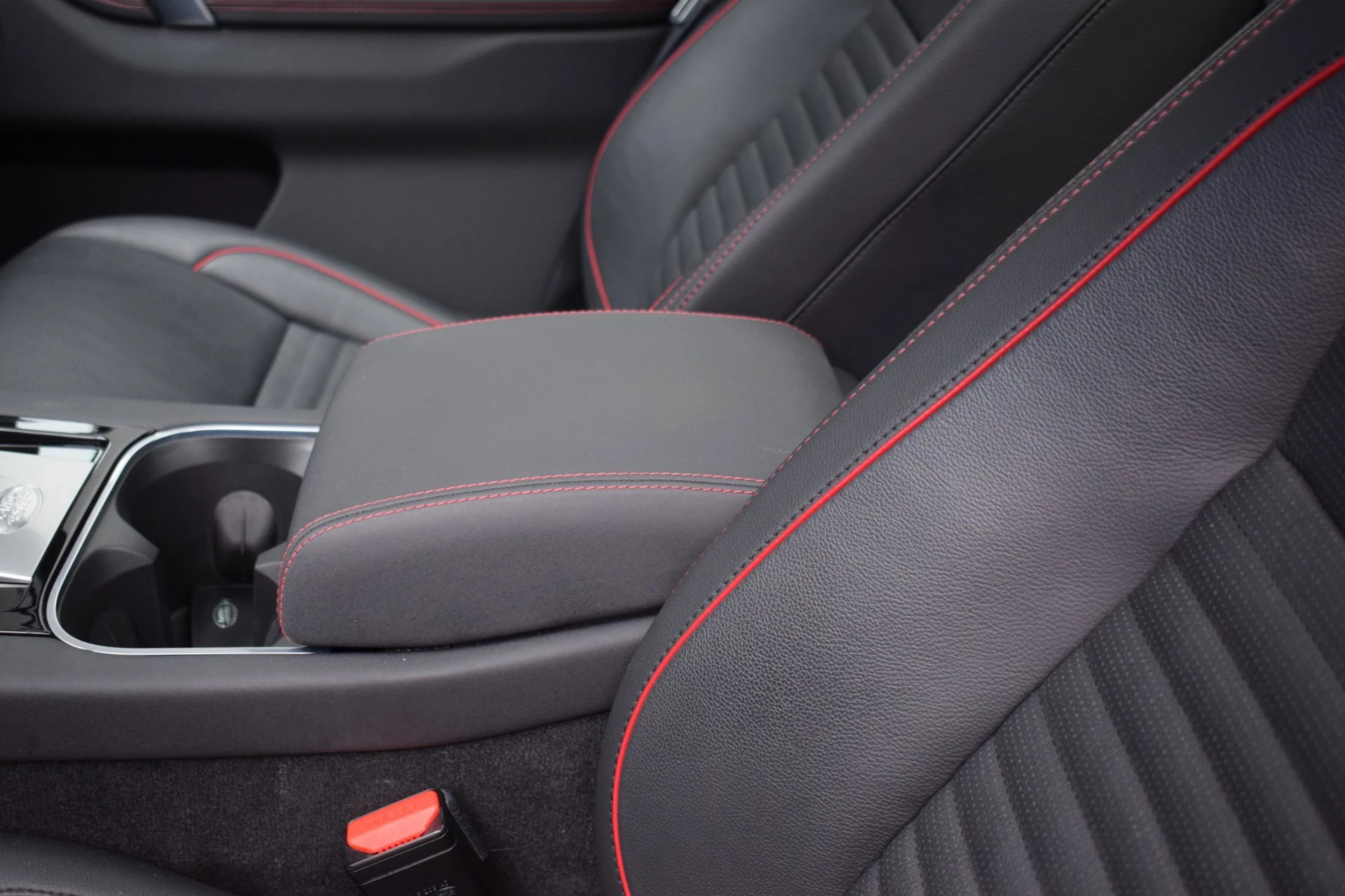 Hoofdafbeelding Land Rover Discovery Sport