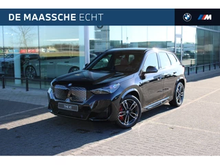 BMW iX1 eDrive20 M Sport / Sportstoelen / Achteruitrijcamera / M Adaptief onderstel / Comfort Access / Adaptieve LED / Stoelverwarming
