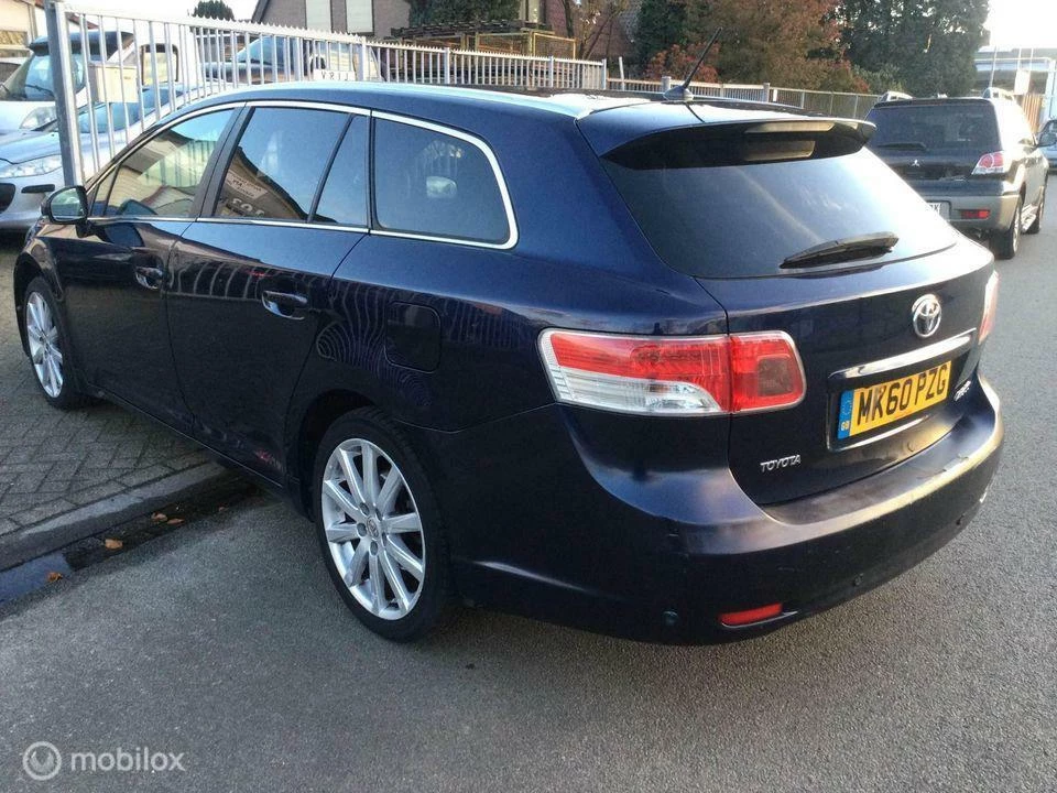 Hoofdafbeelding Toyota Avensis