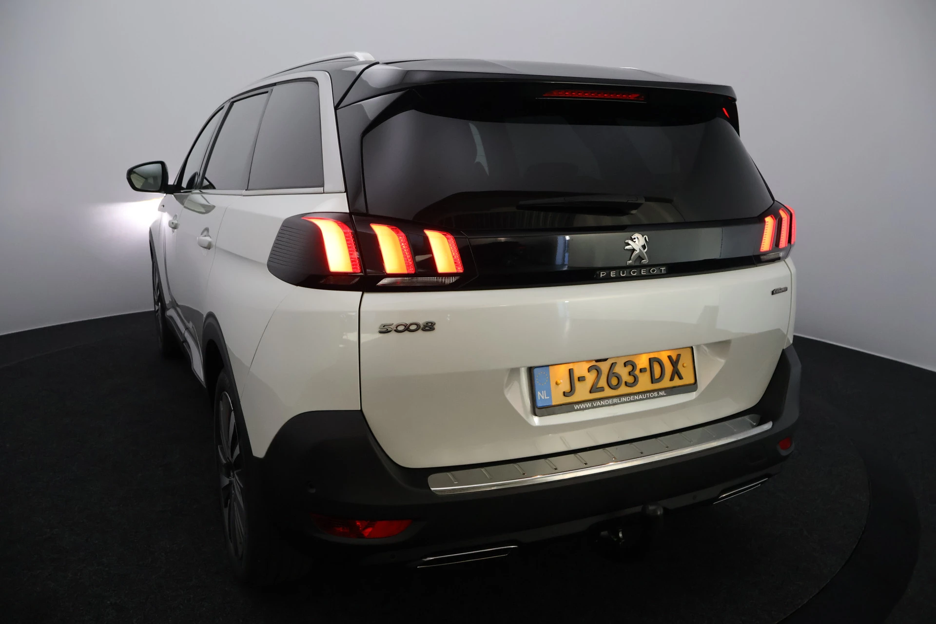 Hoofdafbeelding Peugeot 5008