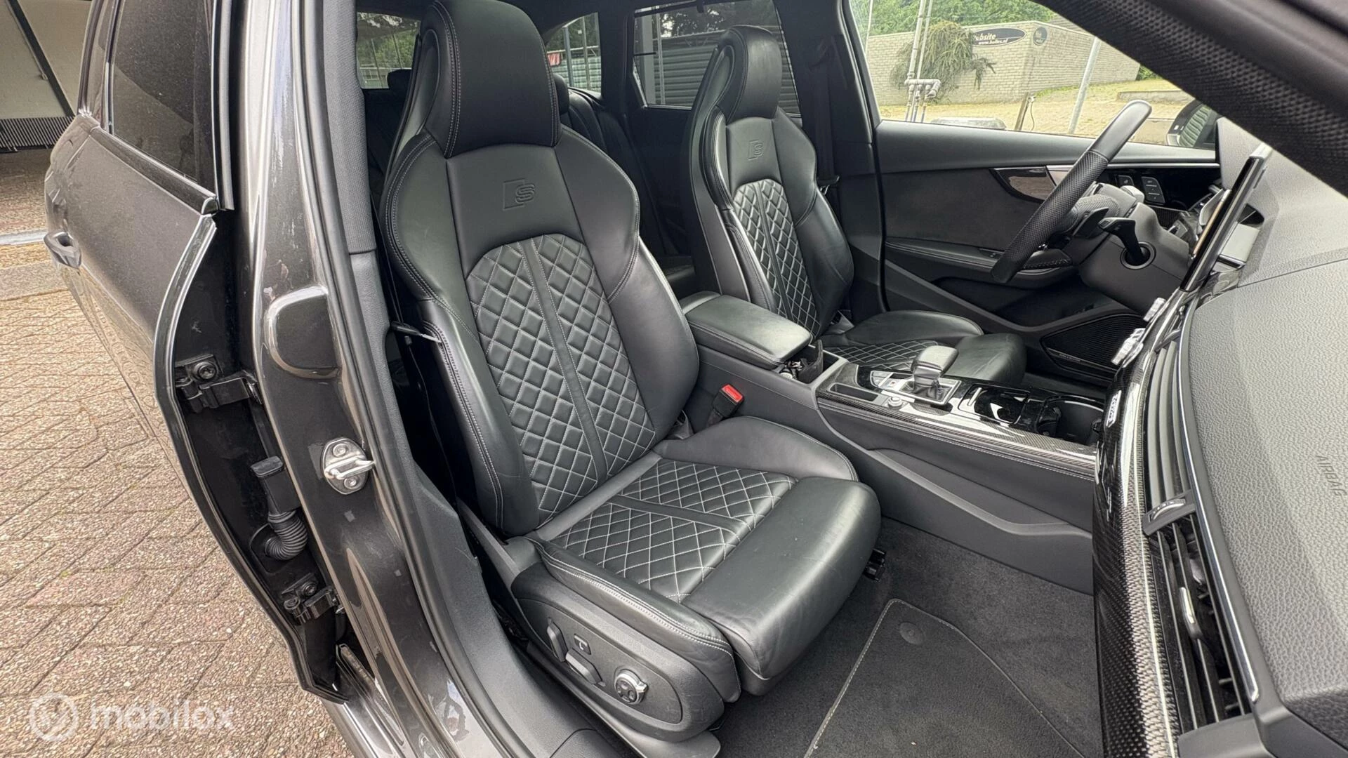 Hoofdafbeelding Audi S4