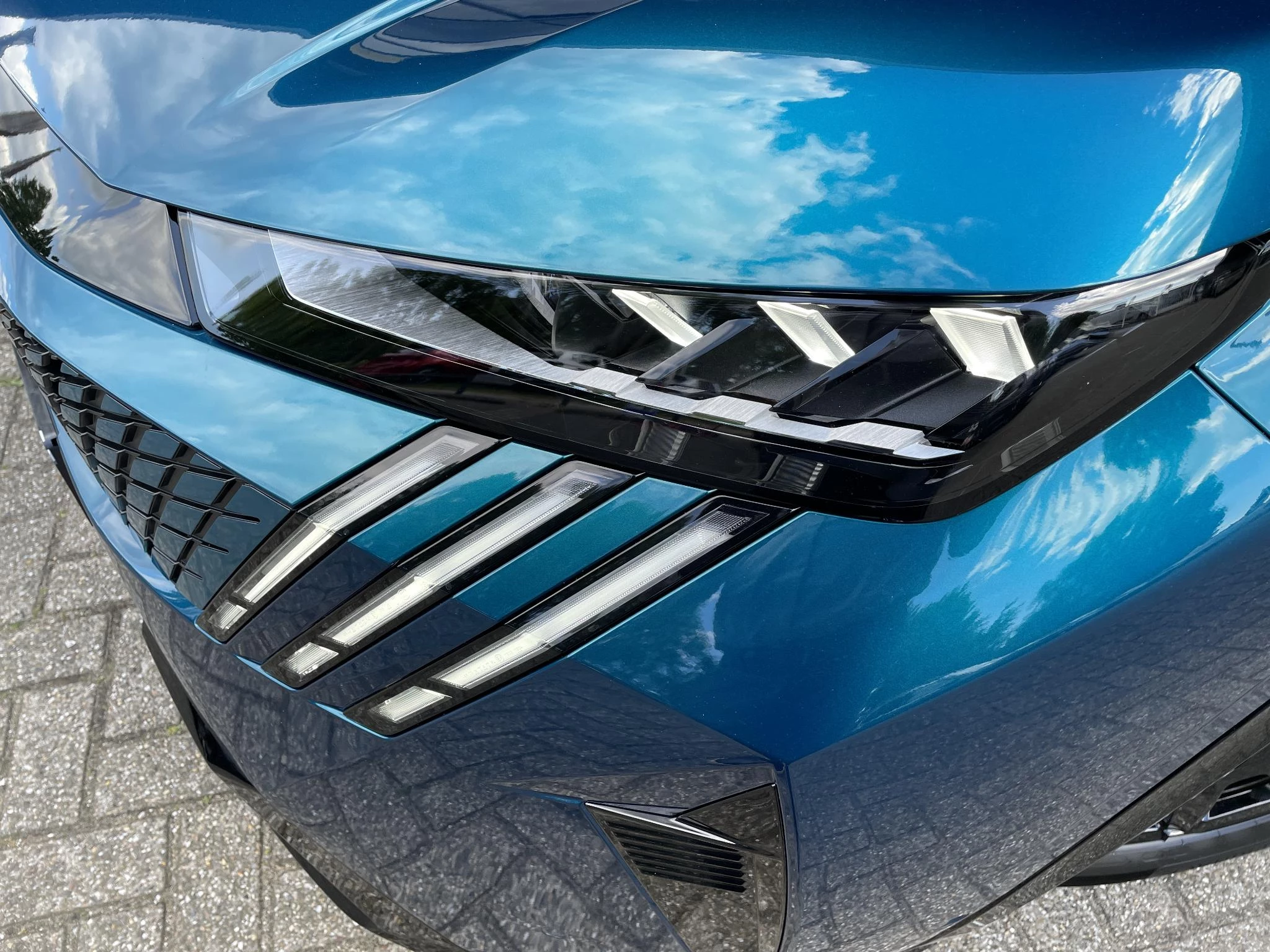 Hoofdafbeelding Peugeot e-5008