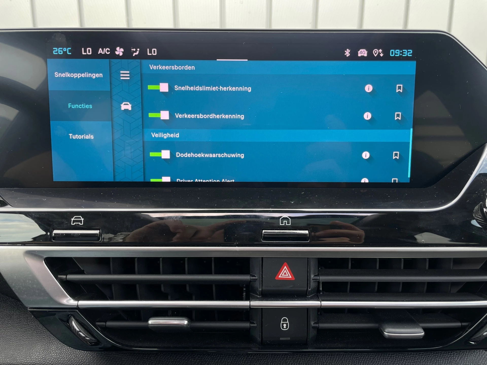 Hoofdafbeelding Citroën ë-C4 X