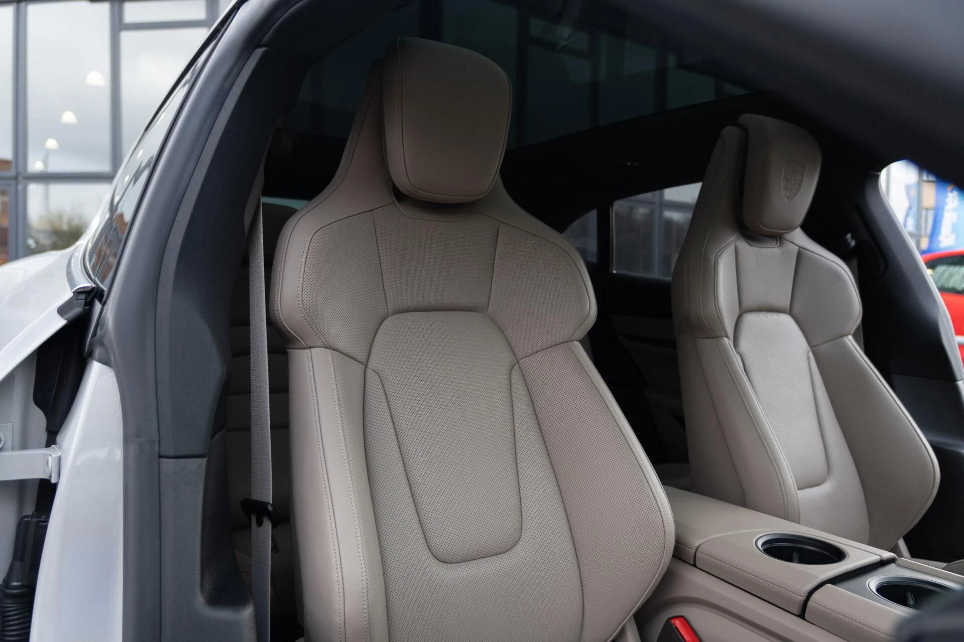 Hoofdafbeelding Porsche Taycan