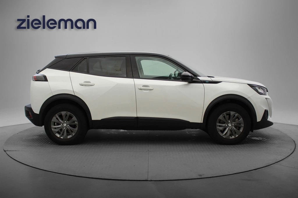 Hoofdafbeelding Peugeot e-2008