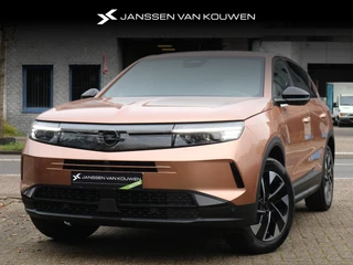 Hoofdafbeelding Opel Grandland Opel Grandland 1.2 Turbo Hybride Business Edition / Schuif-/Kanteldak / Focal / Elektrisch Verwarmde Stoelen