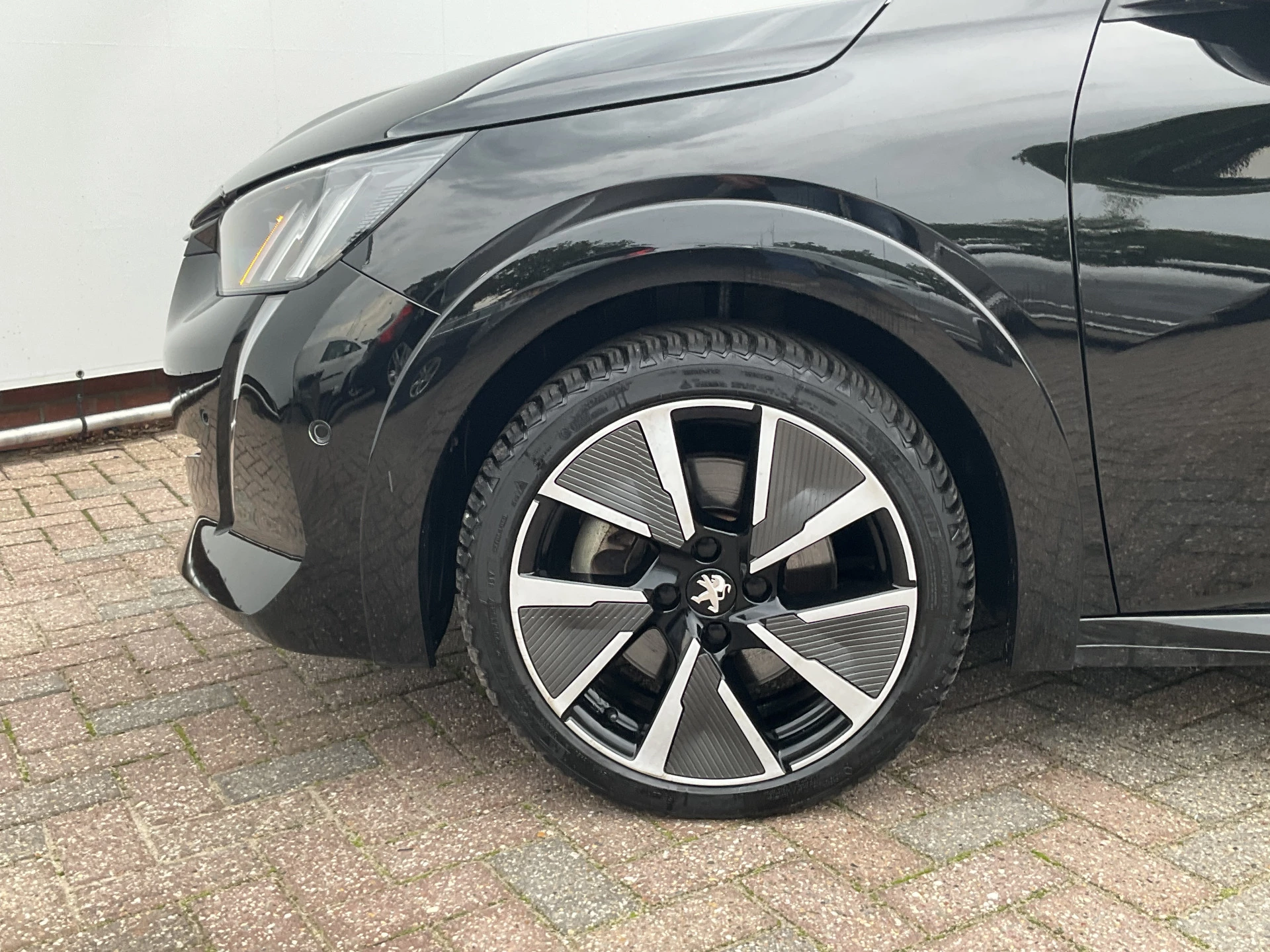 Hoofdafbeelding Peugeot e-208