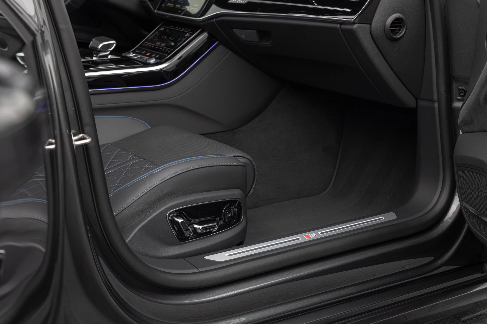 Hoofdafbeelding Audi A8