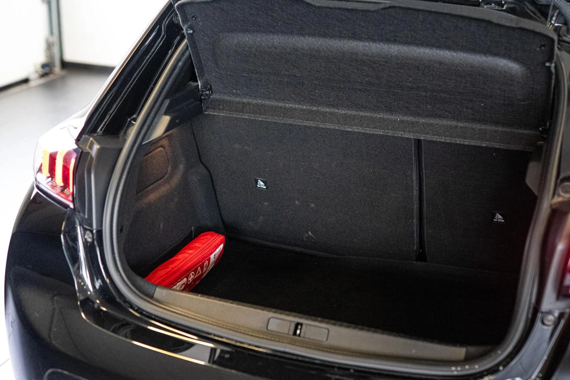 Hoofdafbeelding Peugeot e-208