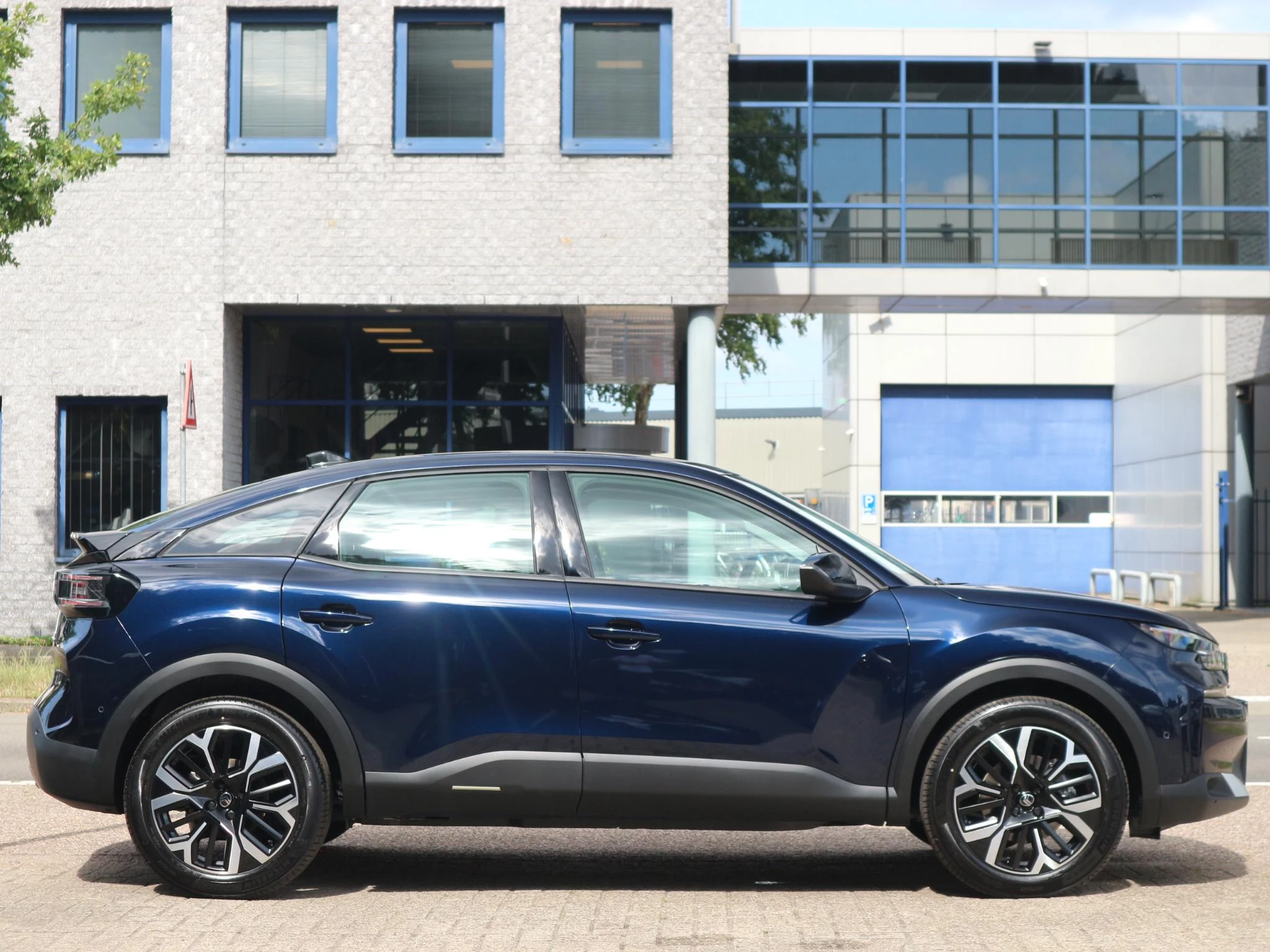 Hoofdafbeelding Citroën ë-C4