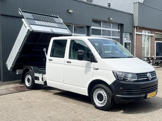 Hoofdafbeelding Volkswagen Transporter Volkswagen Transporter 2.0 TDI L2H1 DC Euro 6 Pick up Kipper Open laadbak Airco Trekhaak 2200kg trekgewicht 1e eigenaar Dealer onderhouden Telefoonverbinding Kieper P-up Doka Pritsche Ahk 2200kg