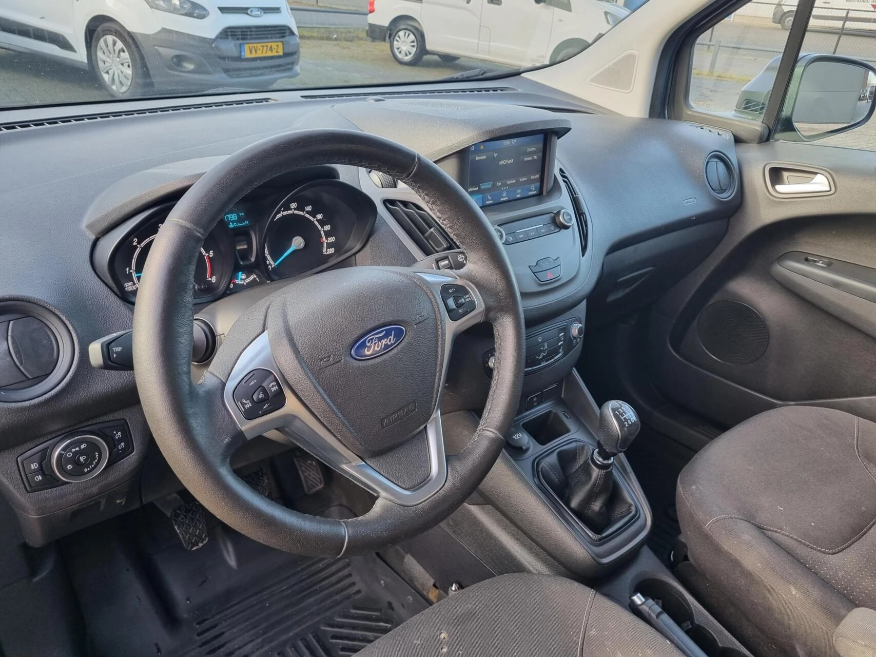 Hoofdafbeelding Ford Transit Courier