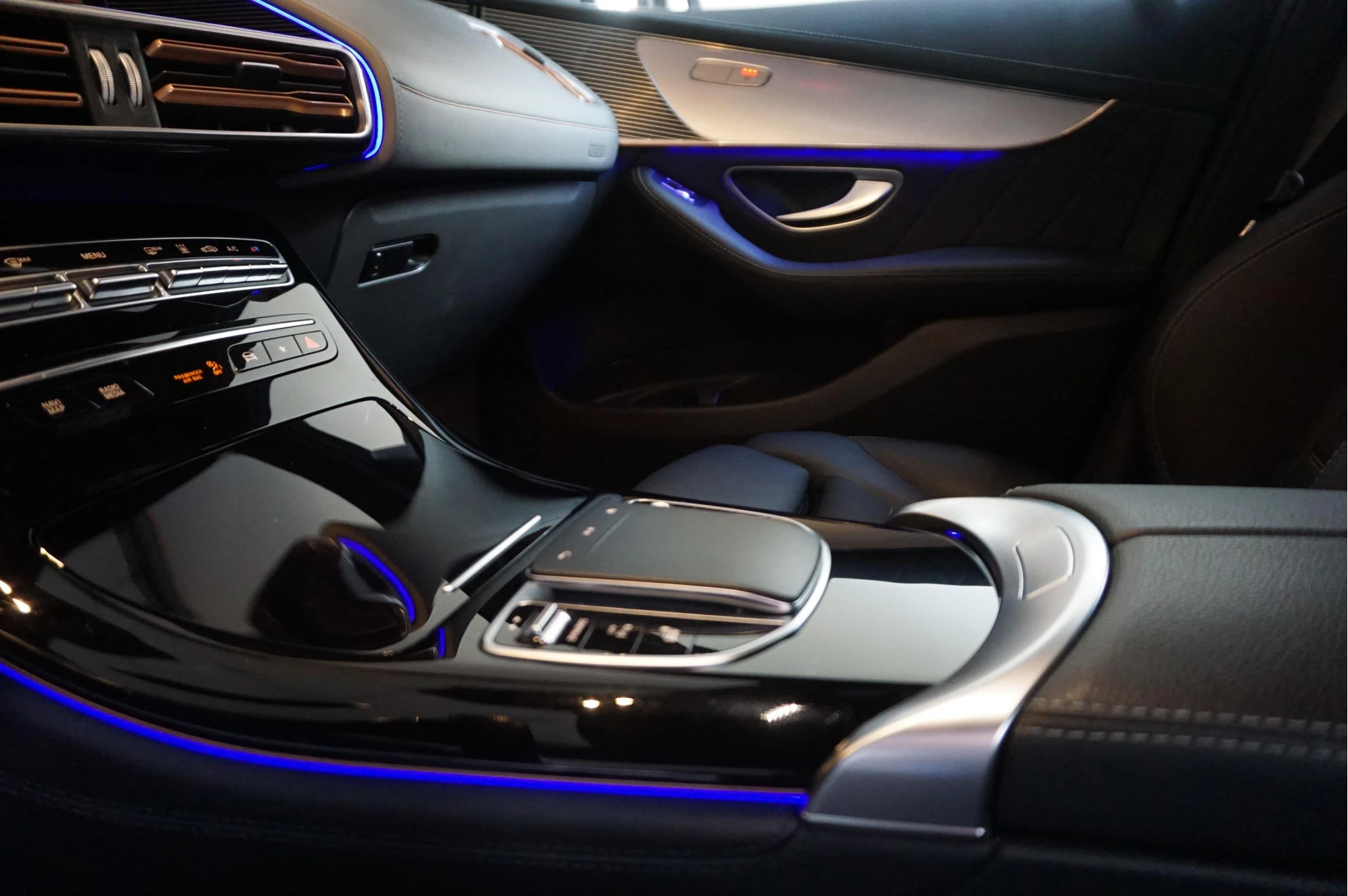 Hoofdafbeelding Mercedes-Benz EQC