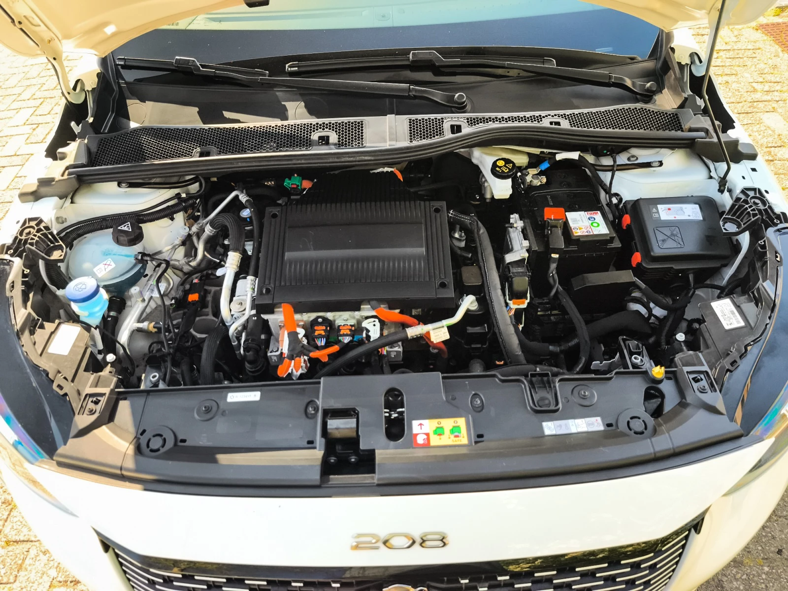 Hoofdafbeelding Peugeot e-208