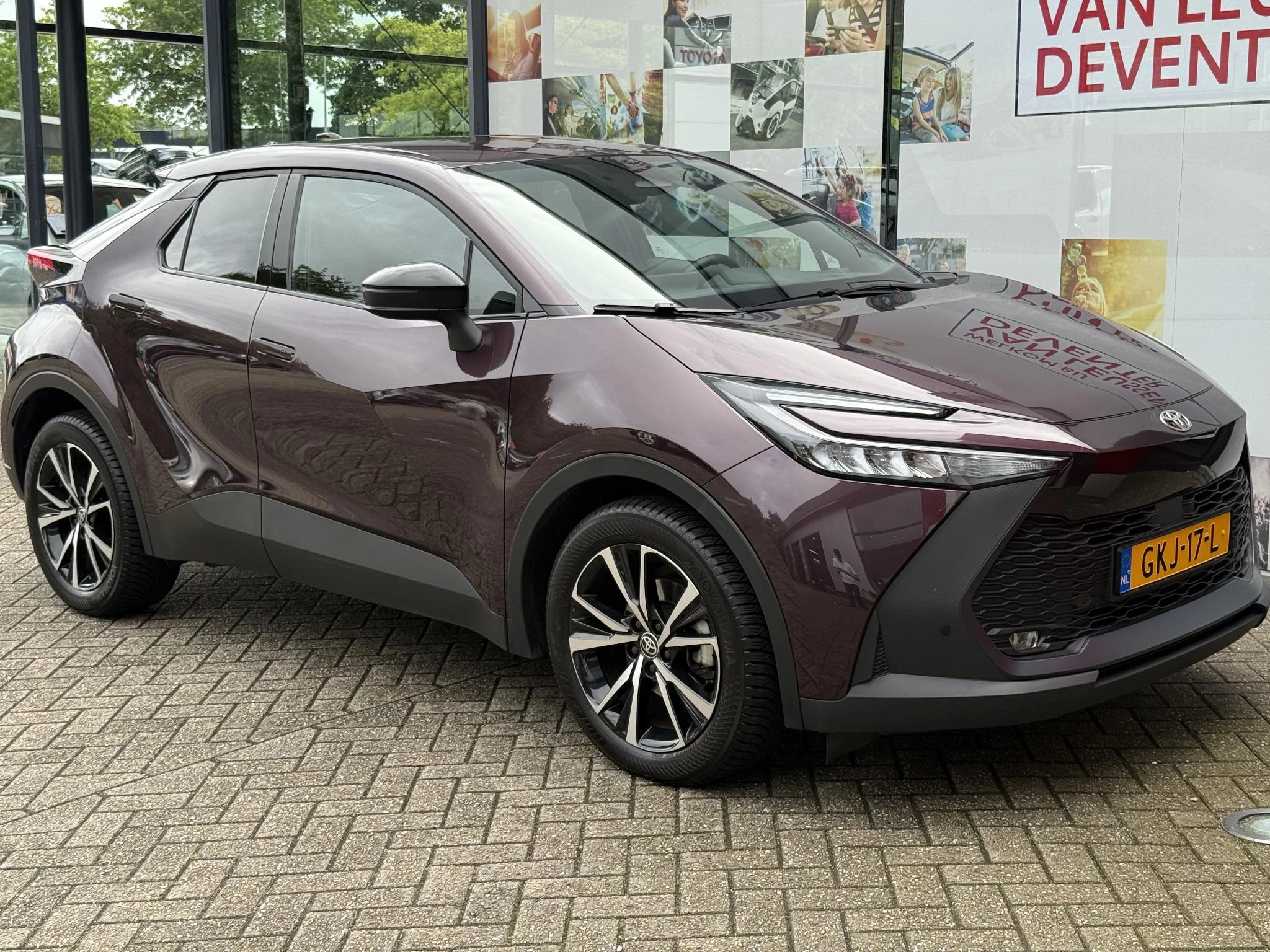 Hoofdafbeelding Toyota C-HR
