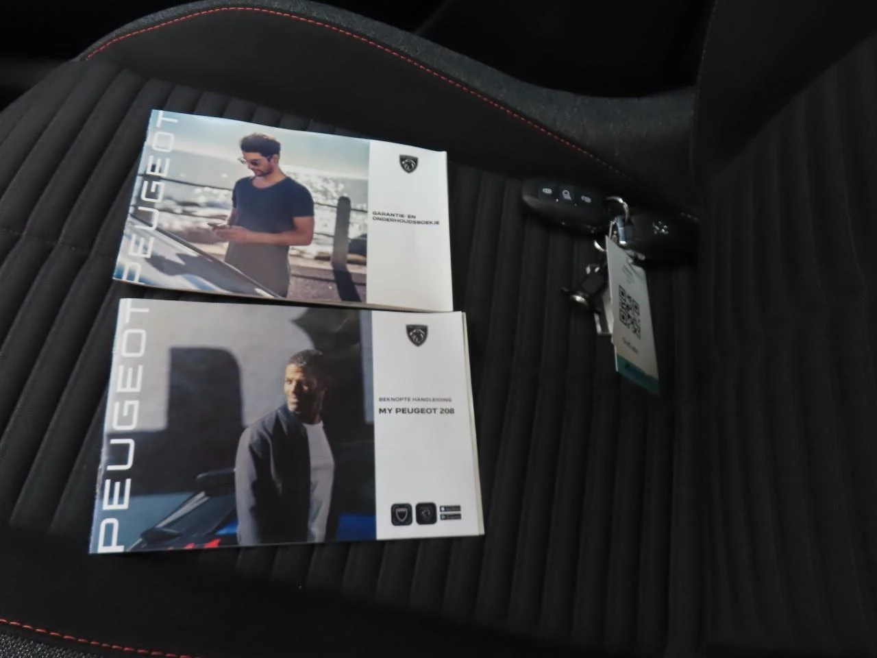 Hoofdafbeelding Peugeot e-208