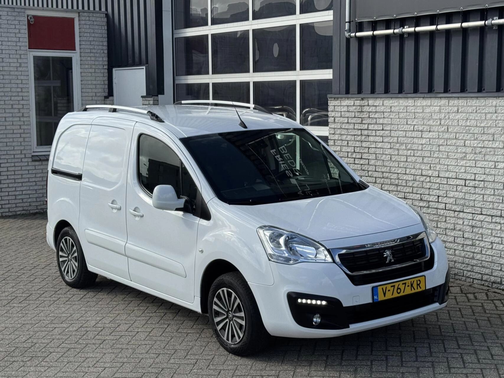 Hoofdafbeelding Peugeot Partner