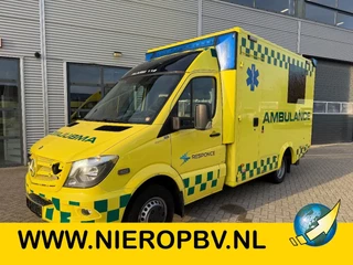 Hoofdafbeelding Mercedes-Benz Sprinter Mercedes-Benz Sprinter 519CDI Special Ambulance Laadklep Automaat Airco Cruisecontrol V6
