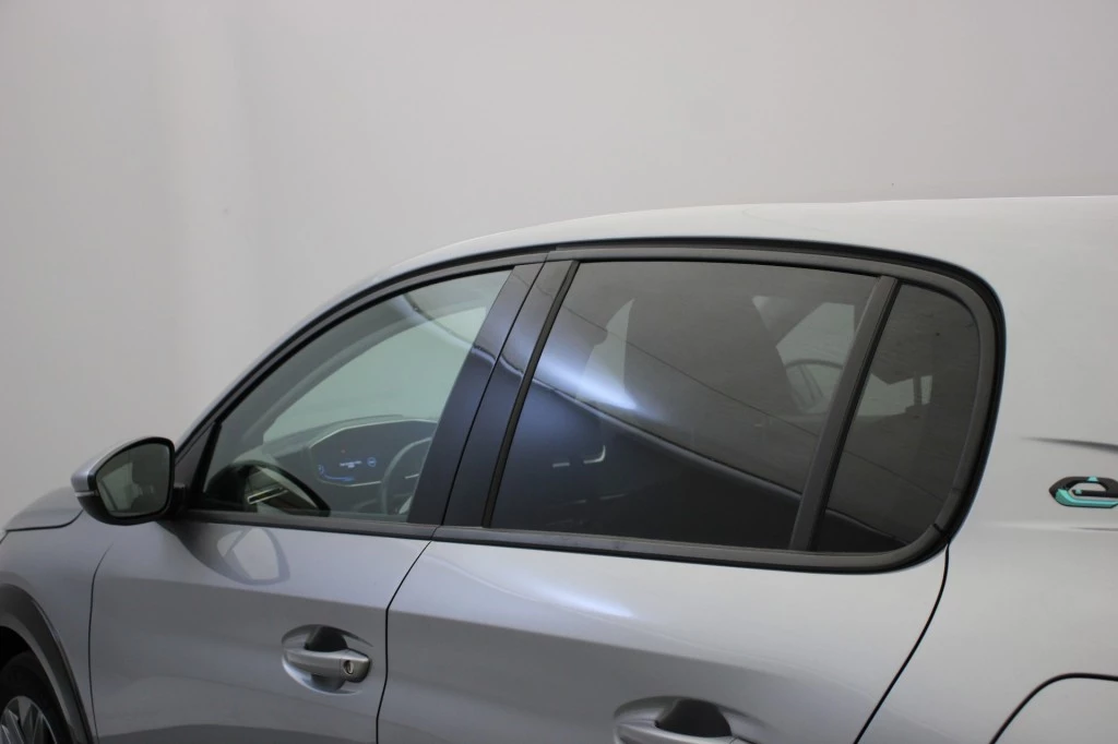 Hoofdafbeelding Peugeot e-208