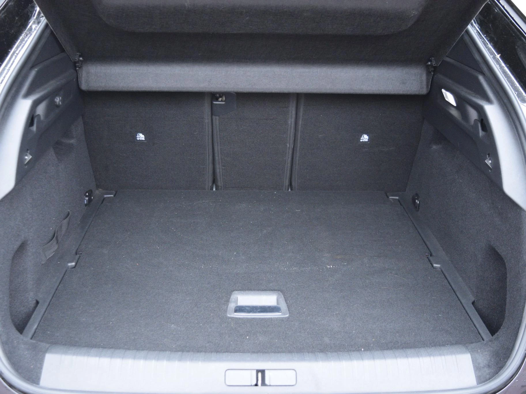 Hoofdafbeelding Peugeot e-3008