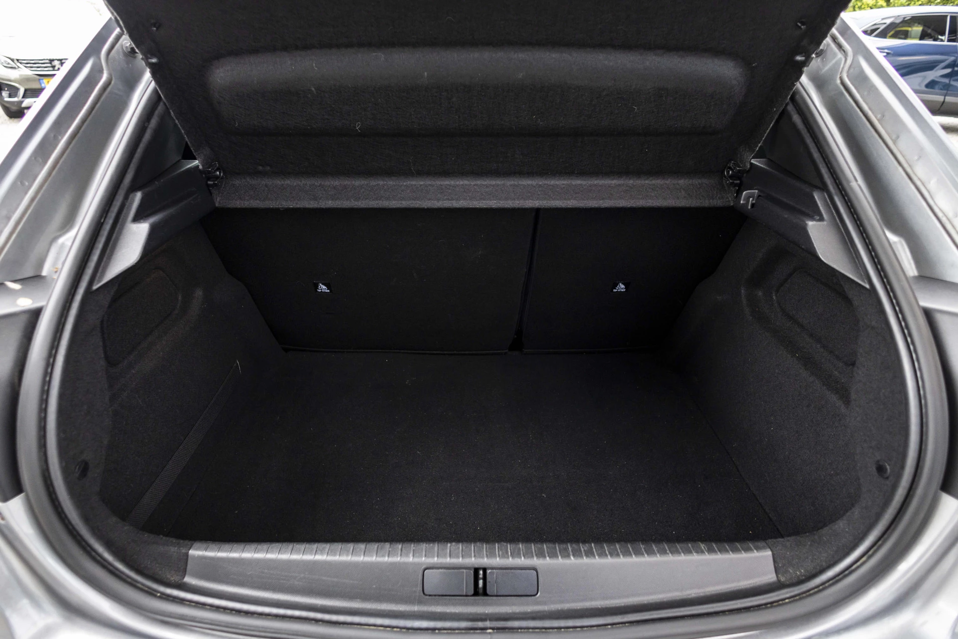 Hoofdafbeelding Peugeot e-208