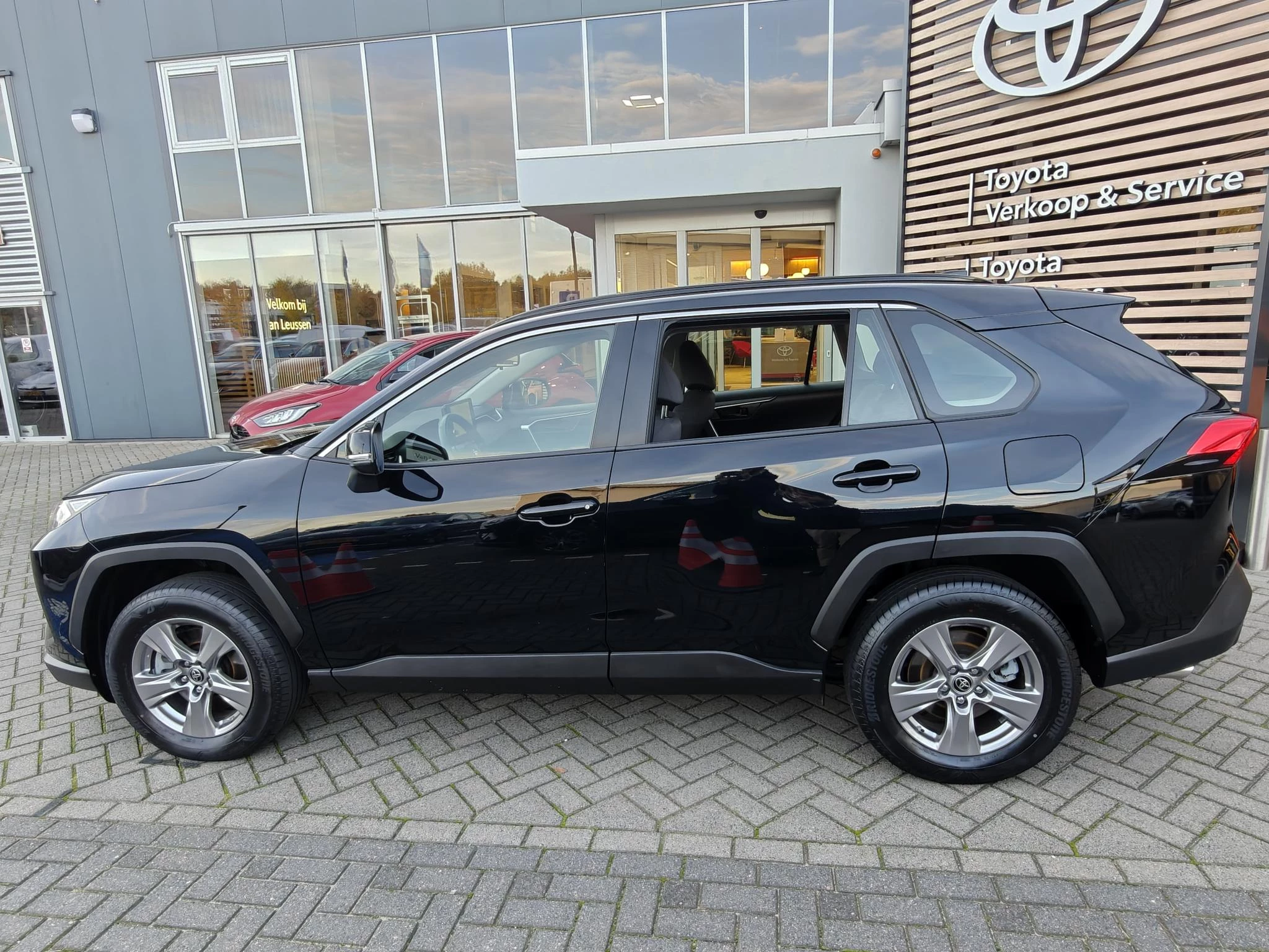 Hoofdafbeelding Toyota RAV4