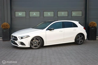 Hoofdafbeelding Mercedes-Benz A-Klasse Mercedes A-klasse 200 AMG | Aut | Camera | LED | Night pakket