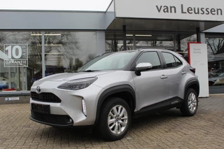 Toyota Yaris Cross 1.5 HYBRID 115 DODEHOEK EL-ACHTERKLEP HEAD-UP DISPLAY STOEL-STUUR-RUITENWISSER VERW. KEYLESS