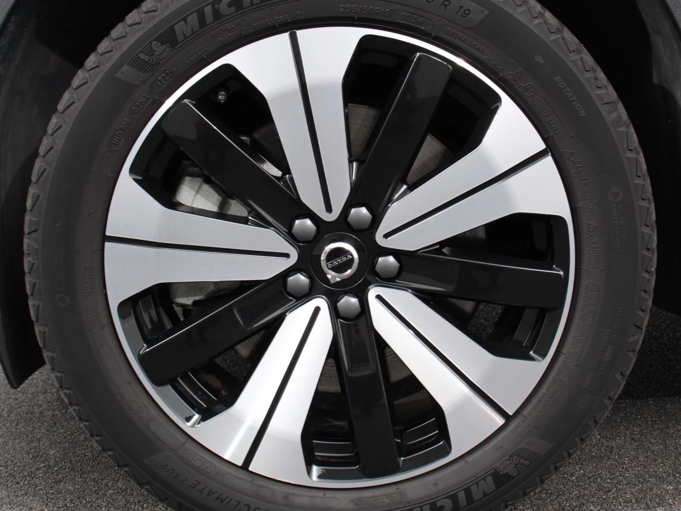 Hoofdafbeelding Volvo C40