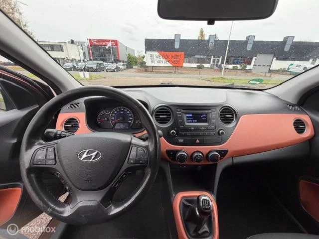 Hoofdafbeelding Hyundai i10