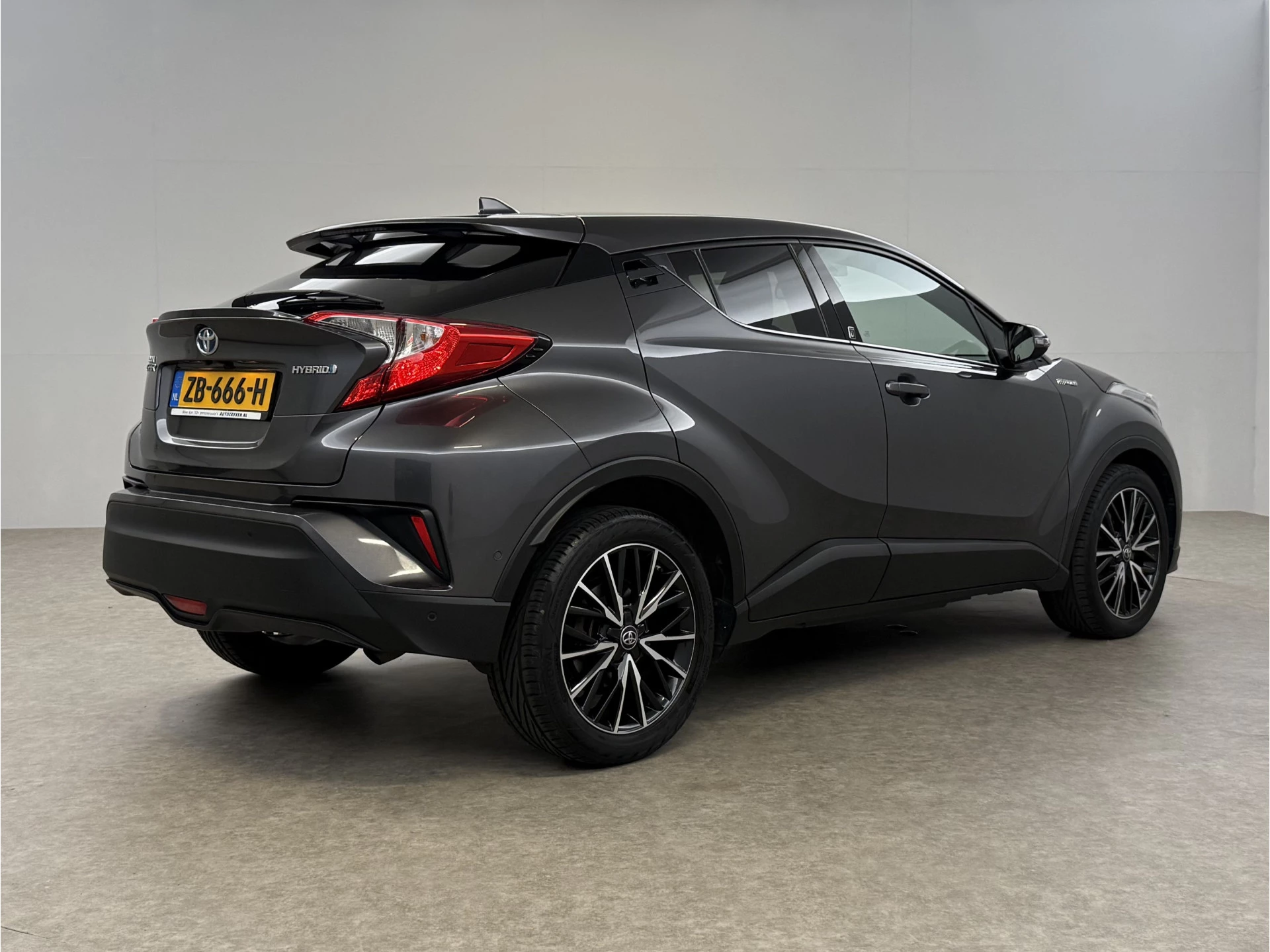 Hoofdafbeelding Toyota C-HR