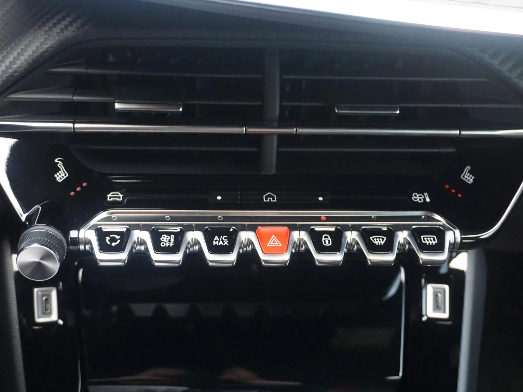Hoofdafbeelding Peugeot e-208