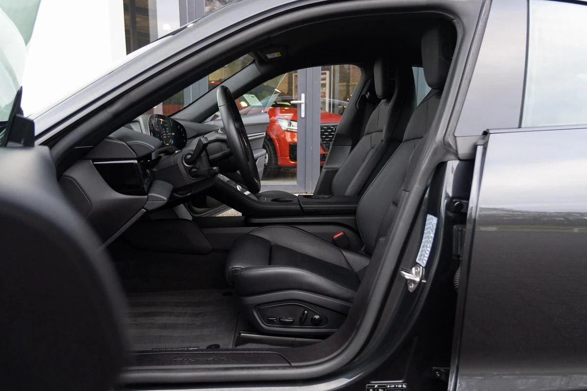 Hoofdafbeelding Porsche Taycan